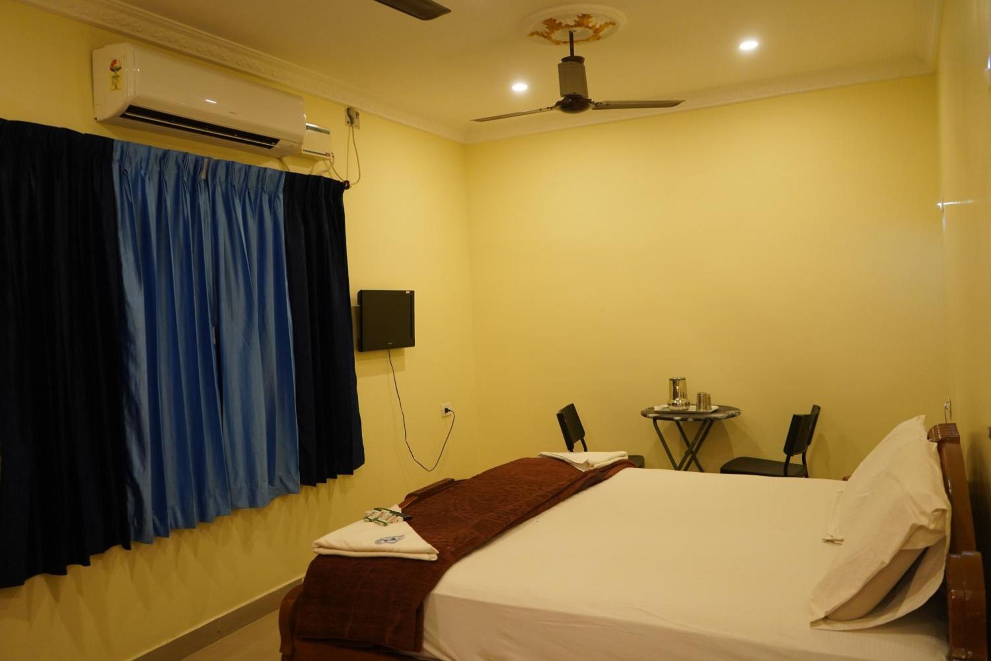 Hotel Supreme Ac Rameshwaram Exterior photo