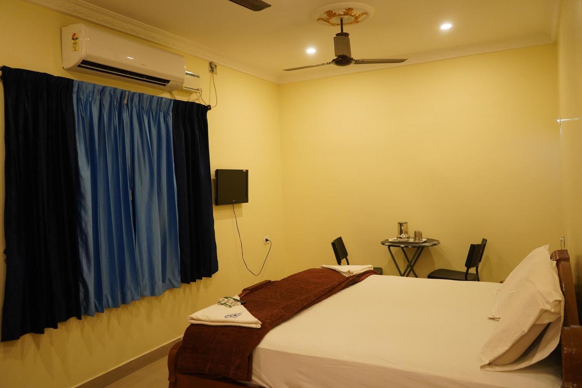 Hotel Supreme Ac Rameshwaram Exterior photo